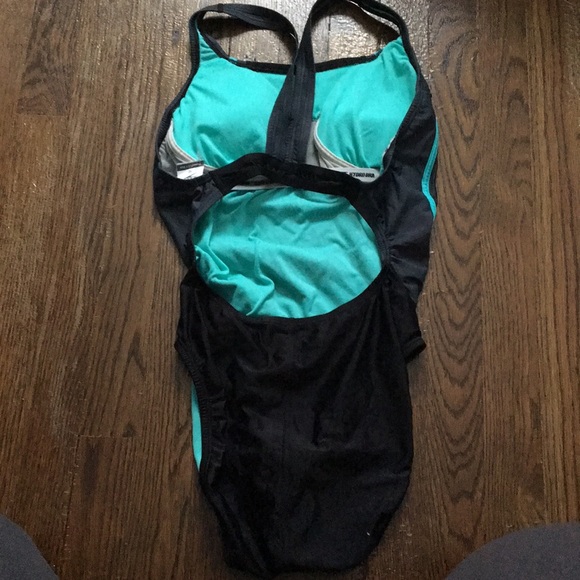 Racerback one piece swimsuit - Picture 3 of 4